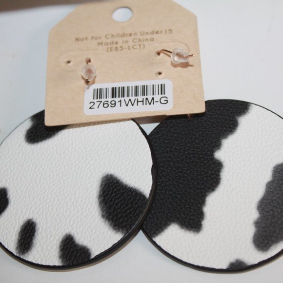 Black & white Cow print Western Earrings - Picture 3 of 3